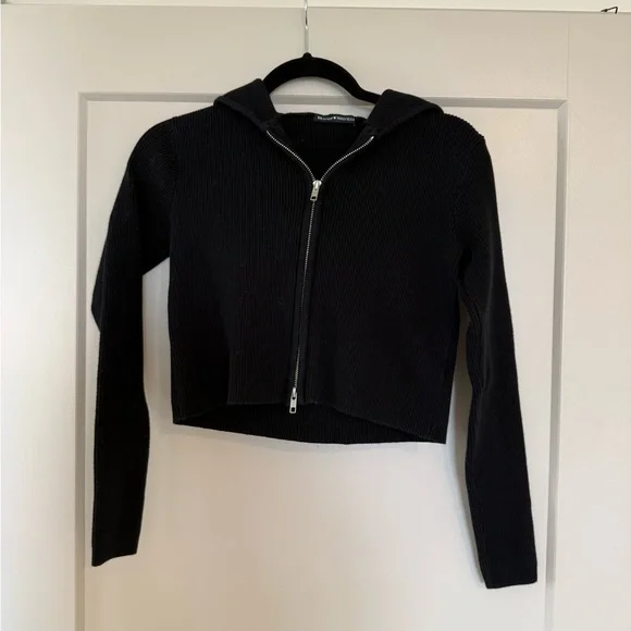 Brandy Melville Zip-Up Sweater Jacket Black, one size, EUC! - Picture 2 of 5